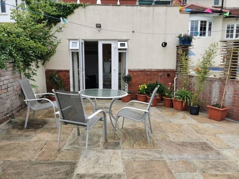 Private garden apartment with secure parking Apartment in Southport