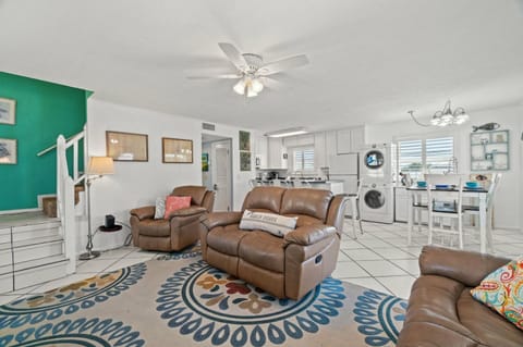 Coastal Bliss by Nautical Properties House in Lower Grand Lagoon