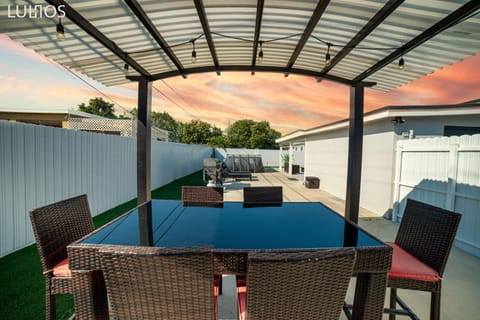 Patio, Day, View (from property/room), Balcony/Terrace, Dining area