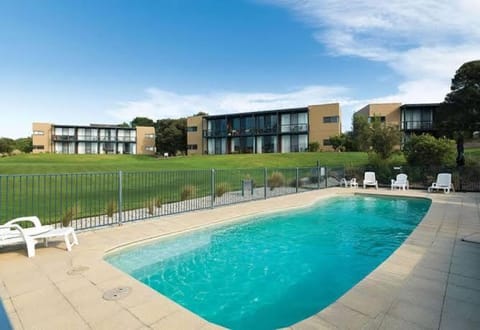 Luxury 1BR Apartment - Golf & Hot Springs Retreat! Condominio in Fingal