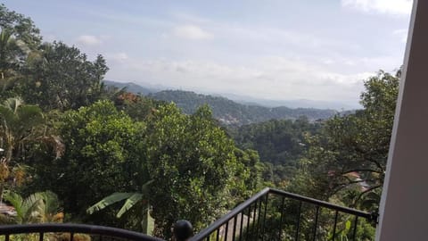 Mount Mirror Residency Übernachtung mit Frühstück in Kandy