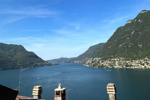 Balcony/Terrace, Lake view