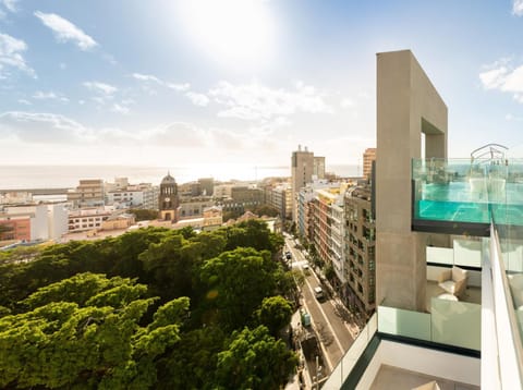 Day, View (from property/room), Balcony/Terrace, City view, Sea view