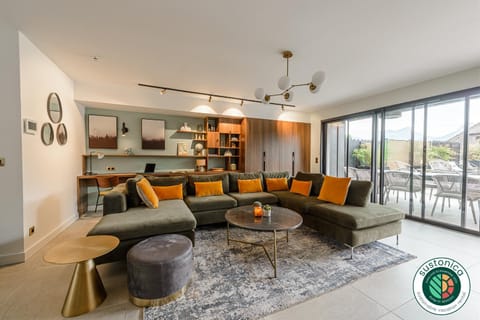 Communal lounge/ TV room, Living room