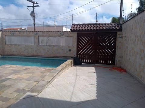 Casa de praia com piscina em Peruíbe House in Peruíbe