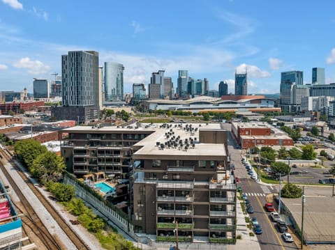 Property building, Bird's eye view, City view, Location