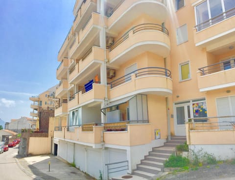 Apartman Bravo Budva Condo in Budva