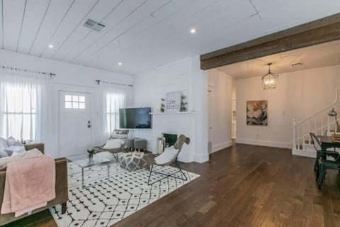 New White On Columbus Family Gathering Place House in Waco