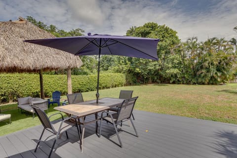 Dog-Friendly Delray Beach Rental with Deck and Grill! Casa in Delray Beach