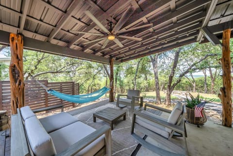 Texas Retreat- Sunset Rock House in Wimberley