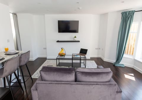 Stylish Apartment w/ Private Garden - Dog Friendly Wohnung in Newport