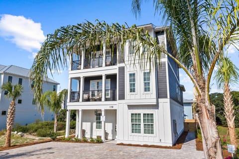 Brand New Luxury Home - Private Pool and Spa House in Miramar Beach