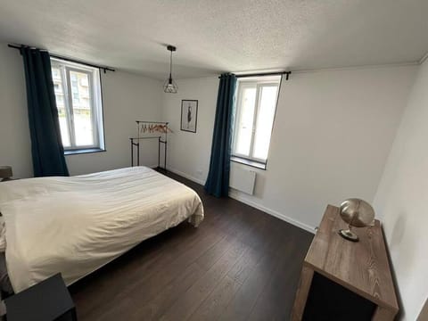 Appartement entièrement rénové avec belle terrasse Appartamento in Morteau