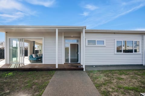 Stylish Serenity - Martinborough Holiday Home House in Martinborough