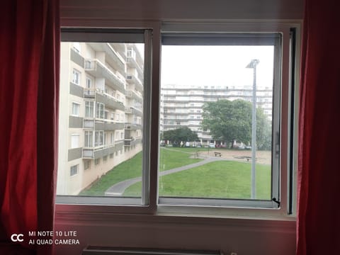 Chambre privée pour une femme Apartment in Brest