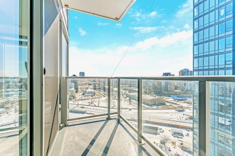 Balcony/Terrace, City view