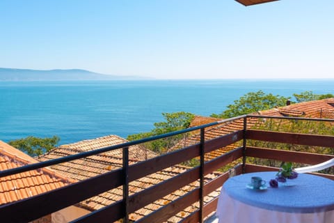 Natural landscape, View (from property/room), Balcony/Terrace, Beach, Mountain view, Sea view