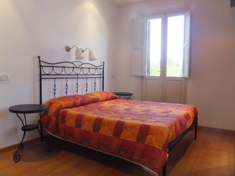 Photo of the whole room, Decorative detail, Bedroom