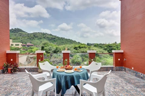 StayVista's Tryst with Valleys - Hill-View Villa with Private Pool, Jacuzzi & Games Room Chalet in Udaipur