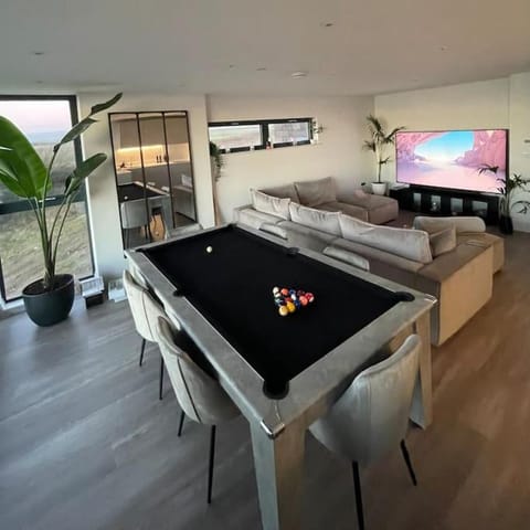 Billiard, TV and multimedia, Evening entertainment