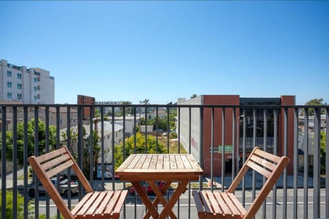 Culver City 1br w rooftop lounge access to 405 LAX-1124 Condominio in Culver City