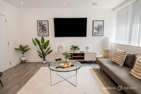 Carbery Lux by Grandeur Property Apartment in Christchurch