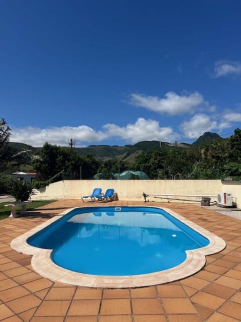 Mountain view, Pool view, Swimming pool, sunbed