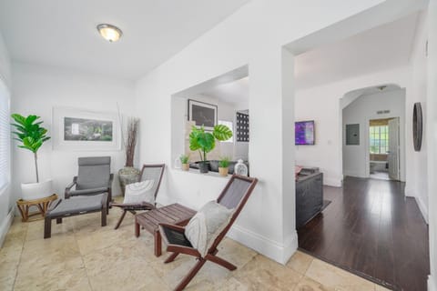 5 Bedrooms -15 Min From The Beach @Design District Maison in Miami