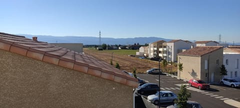 Day, Neighbourhood, View (from property/room), Mountain view, Parking