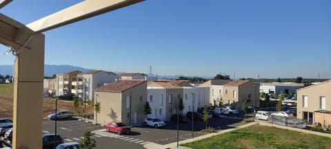 Day, Neighbourhood, View (from property/room), Mountain view