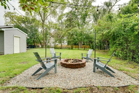 Cozy Ann Arbor Home with Yard and Fire Pit! House in Ann Arbor