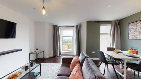 Stylish Studio Apartment with Peloton Wohnung in Newport