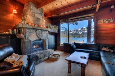 3 bedroom and Den, 3 and a half bath, sleeps 12, Lakefront with private dock DLR#004 House in Truckee