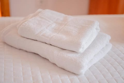 Bed, Bedroom, towels