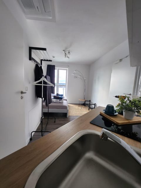 Cozy Apartment with WIFI, Near University&Hospital Condo in Augsburg