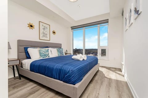 Luxury 1BR Suite - King Bed & Private Balcony Copropriété in Waterloo