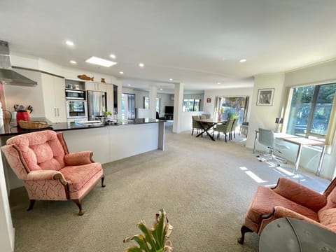 abeam of reserve living House in Rotorua