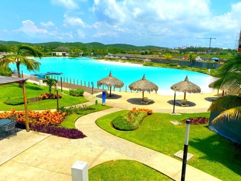 Mountain view, Pool view, Swimming pool