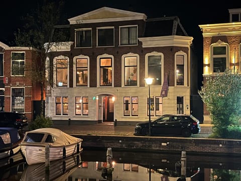 Stadslogement Westersingel Bed and Breakfast in Friesland, Netherlands