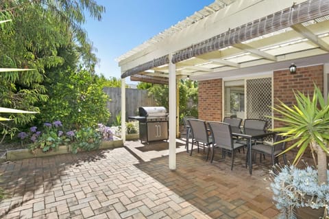 Patio, Garden, Dining area