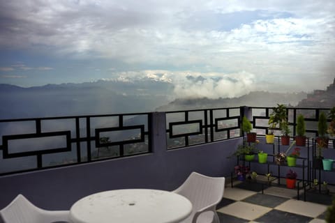 Nearby landmark, Day, Natural landscape, View (from property/room), Balcony/Terrace, Seating area, Dining area, Mountain view