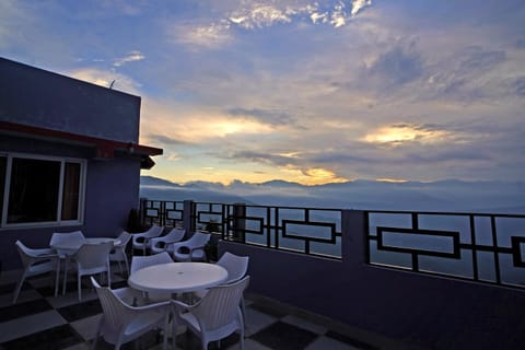 Day, Natural landscape, View (from property/room), Balcony/Terrace, Dining area, Mountain view, Sea view, Sunrise, Sunset