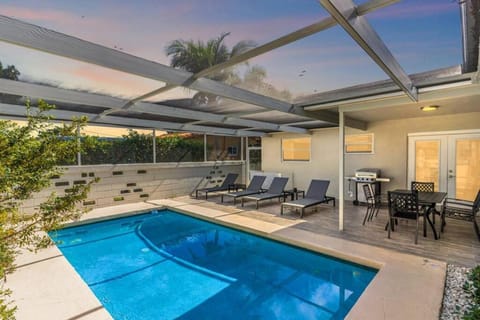 Modern Fort Lauderdale Pool Home House in Oakland Park