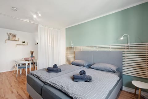 Amalfi Apartments A01 - gemütliche 2 Zi-Wohnung mit Boxspringbetten und smart TV Condo in Kaiserslautern