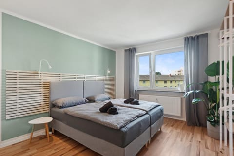 Amalfi Apartments A01 - gemütliche 2 Zi-Wohnung mit Boxspringbetten und smart TV Condo in Kaiserslautern