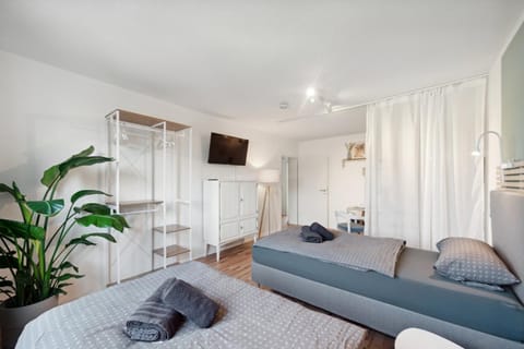 Amalfi Apartments A01 - gemütliche 2 Zi-Wohnung mit Boxspringbetten und smart TV Condo in Kaiserslautern