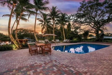 Waterfront Boat Dock and Guesthouse House in North Palm Beach