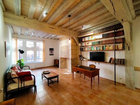 Library, Living room, Seating area