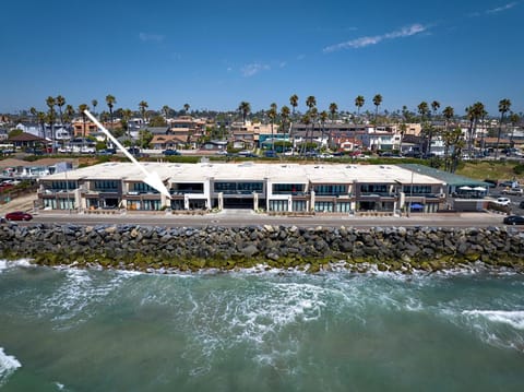 Water Front Spectacular Ocean View Large Balcony AC Pet Friendly Maison in Oceanside