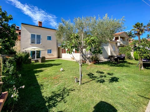 Day, Garden view